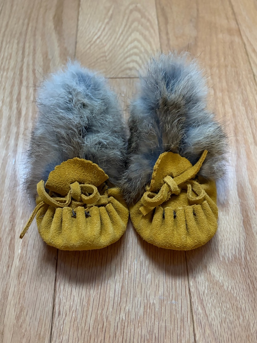 Baby Laurentian Chief NWOT Moccasins